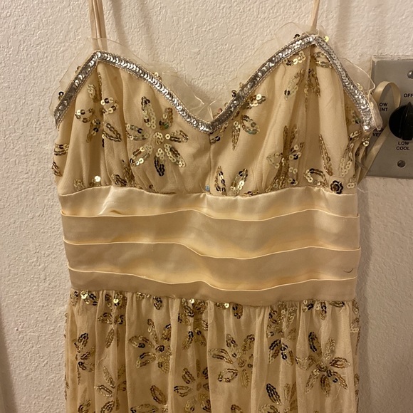 Size small prom dress tan with tan Sequins - Picture 2 of 2